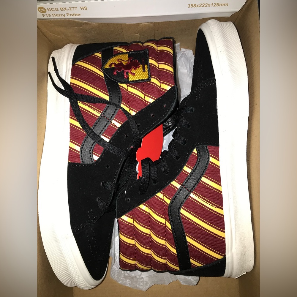 Brand new Gryffindor Harry Potter sk8 hi van size 10 women